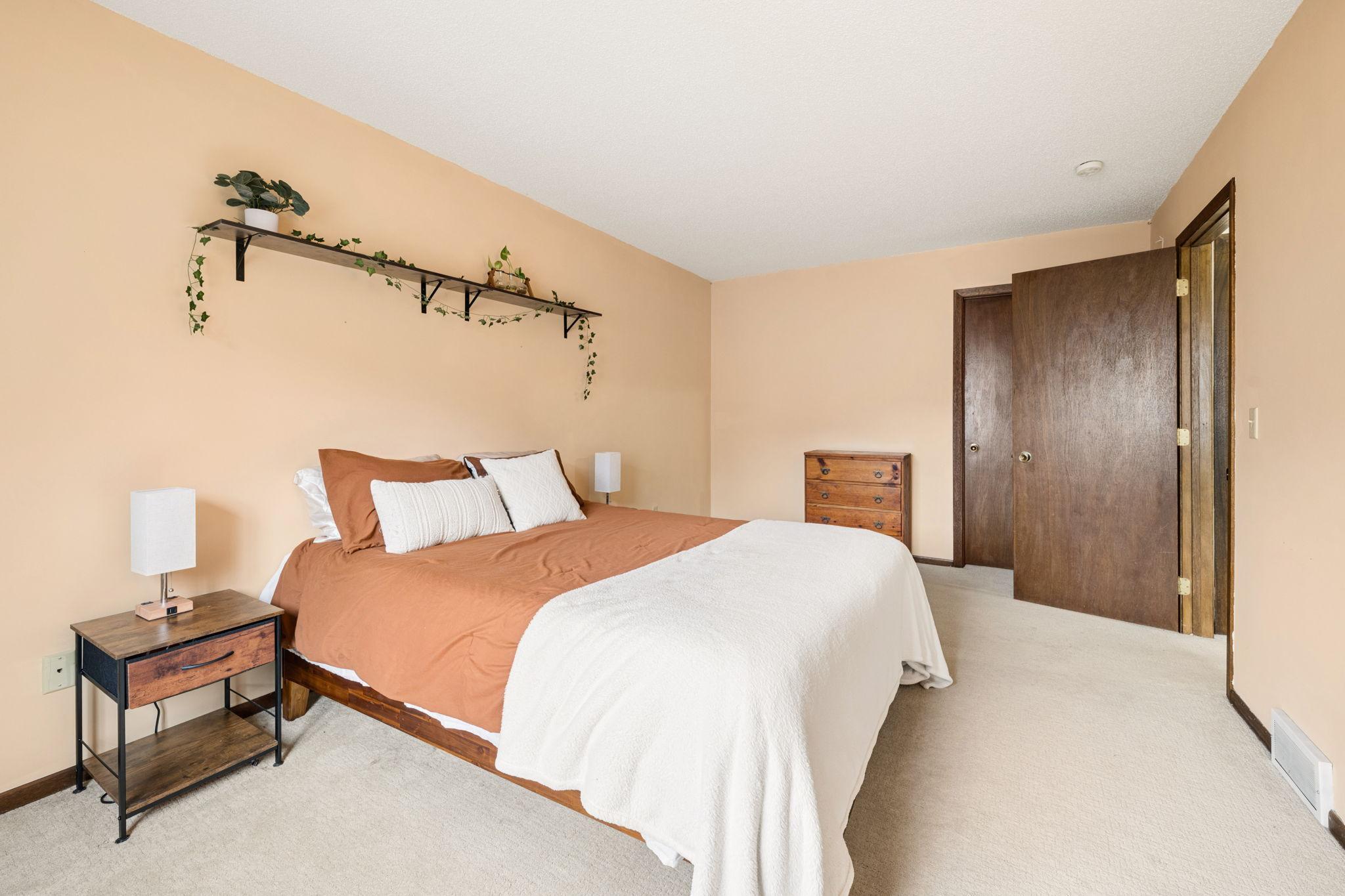 899 Lawnview Avenue Property Photo 13