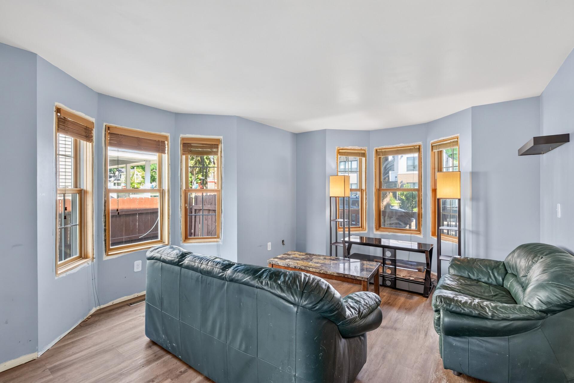 1907 25th Avenue N Property Photo 4