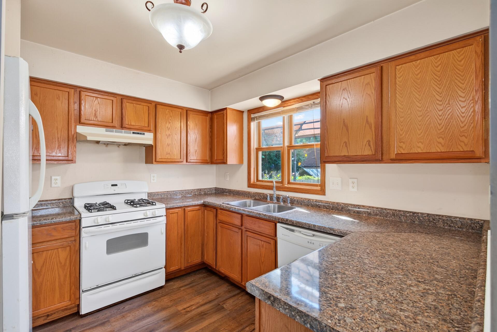 1907 25th Avenue N Property Photo 8