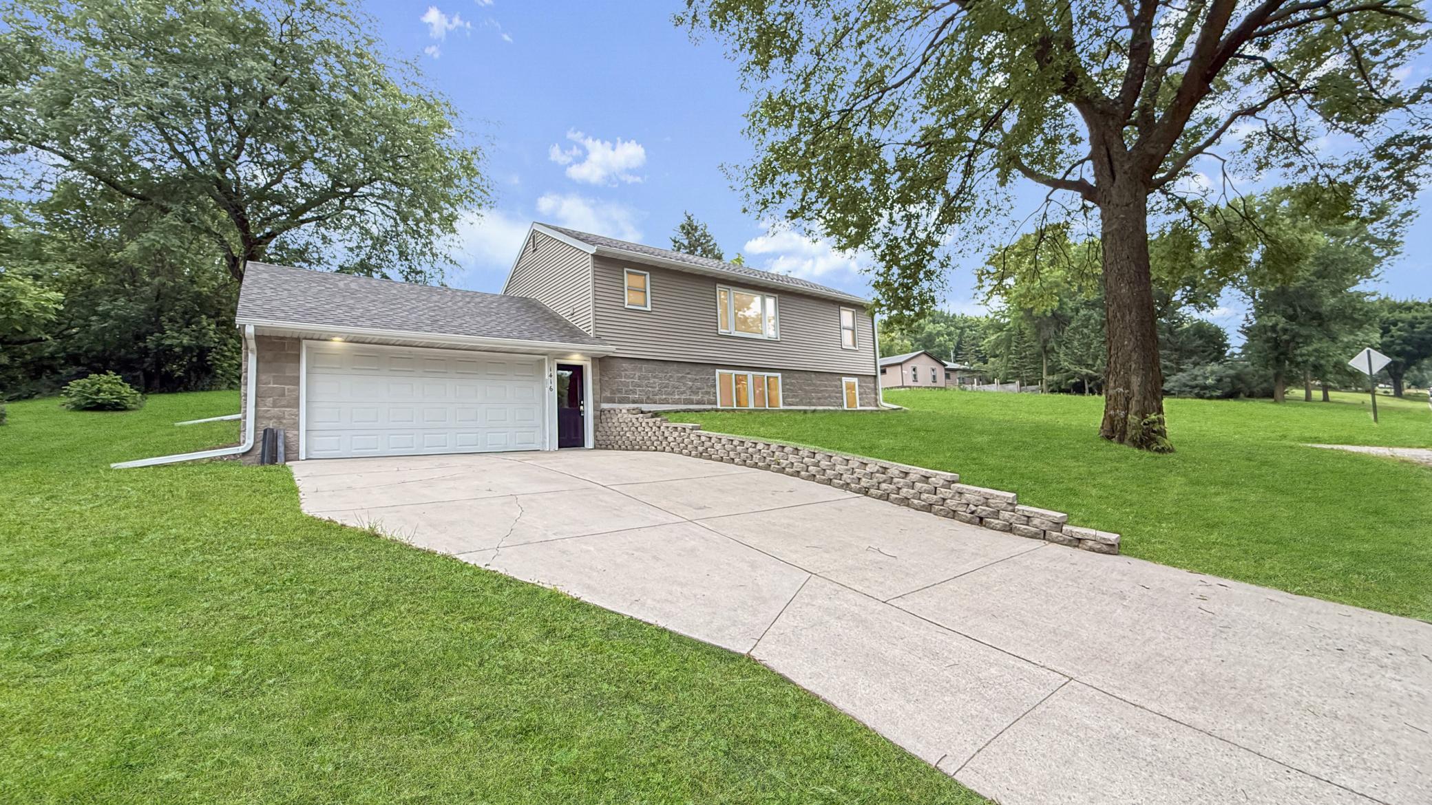 1416 Ridgeview Drive Property Photo 1