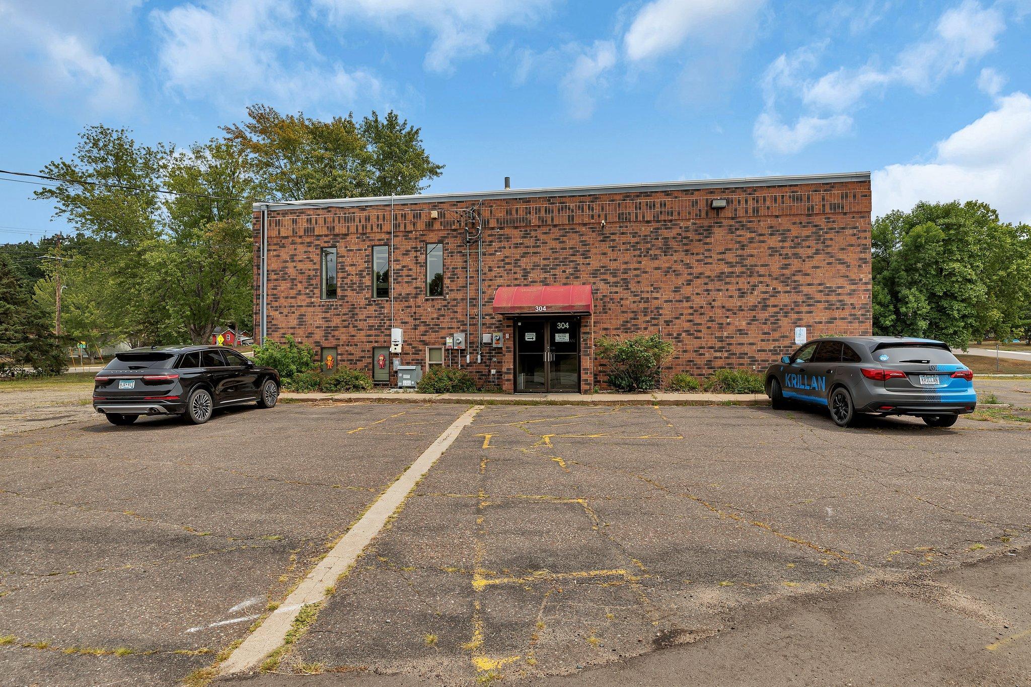 304 1st Avenue E Property Photo 2
