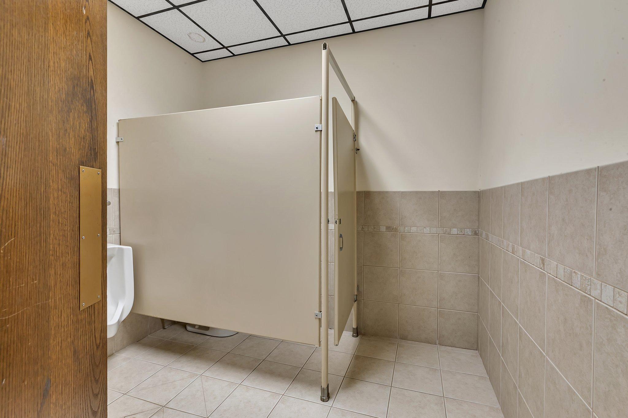 304 1st Avenue E Property Photo 18