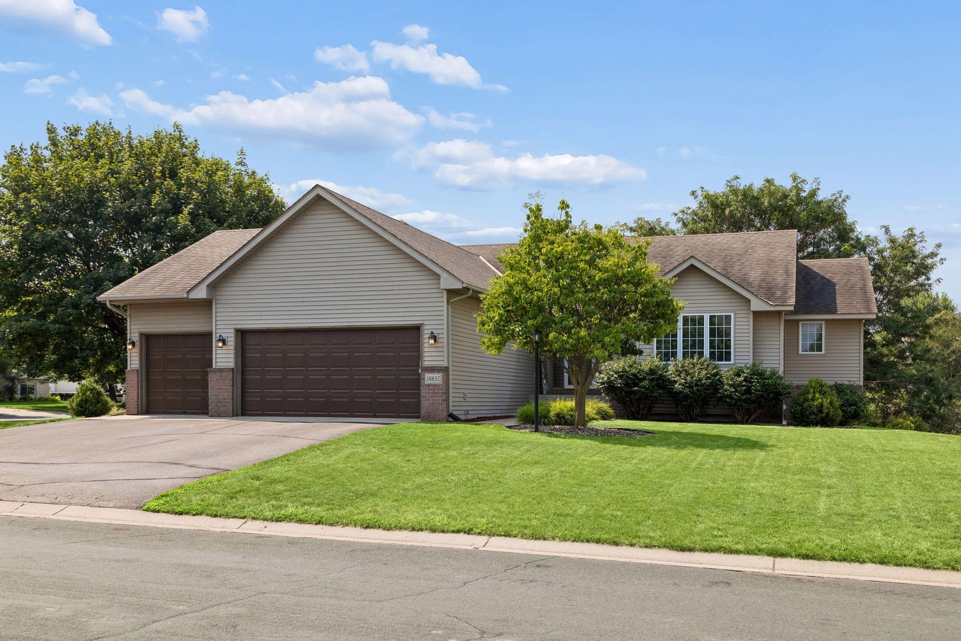 18832 Exclusive Path Property Photo 1