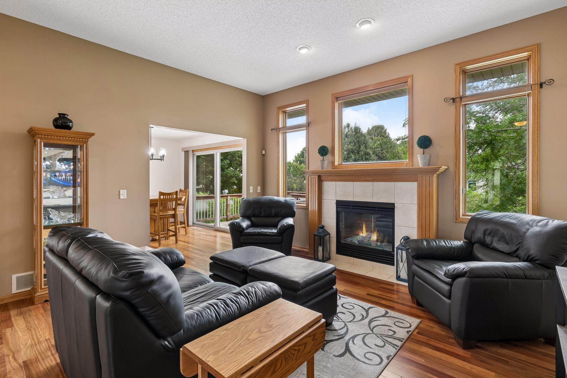 18832 Exclusive Path Property Photo 5