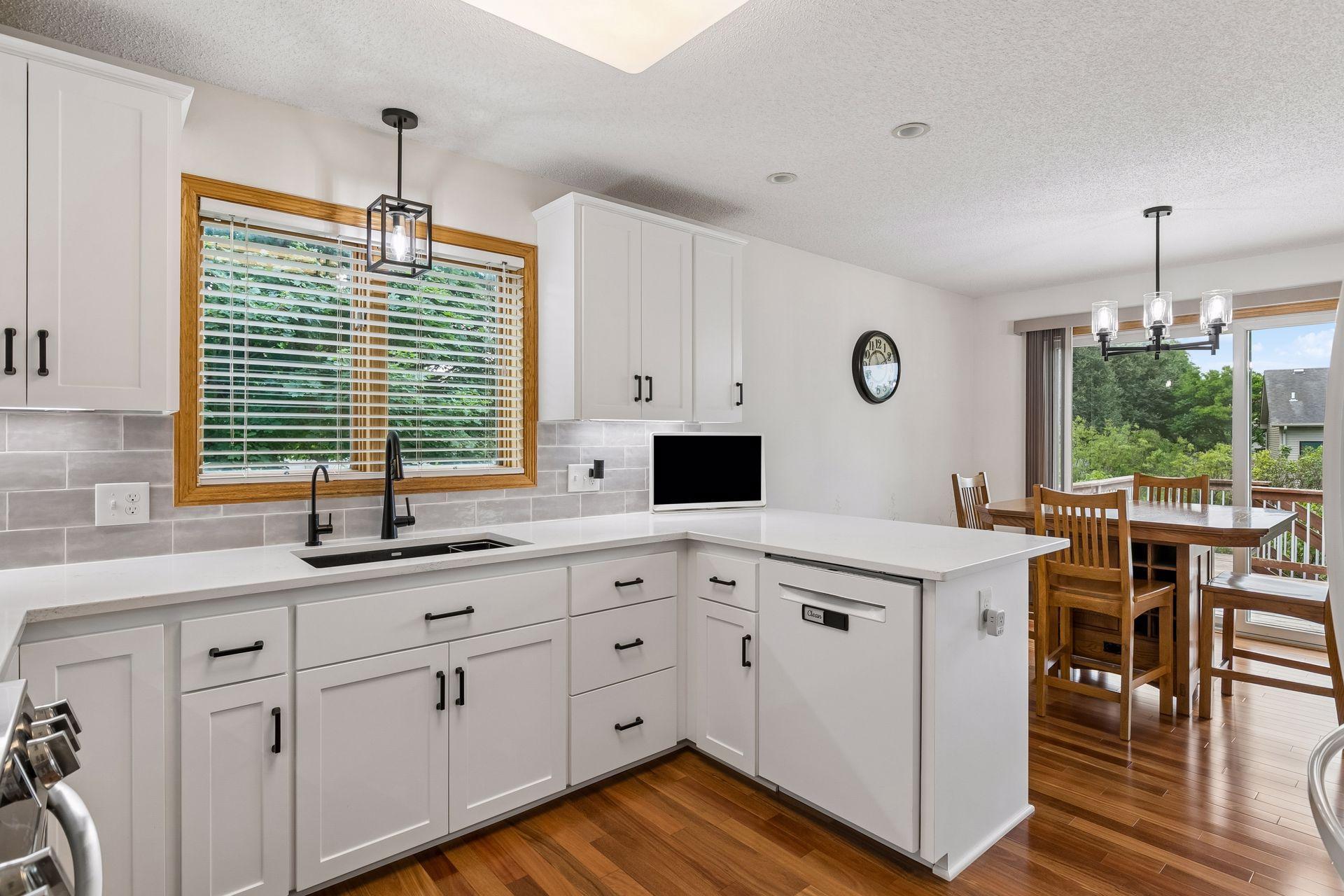 18832 Exclusive Path Property Photo 8
