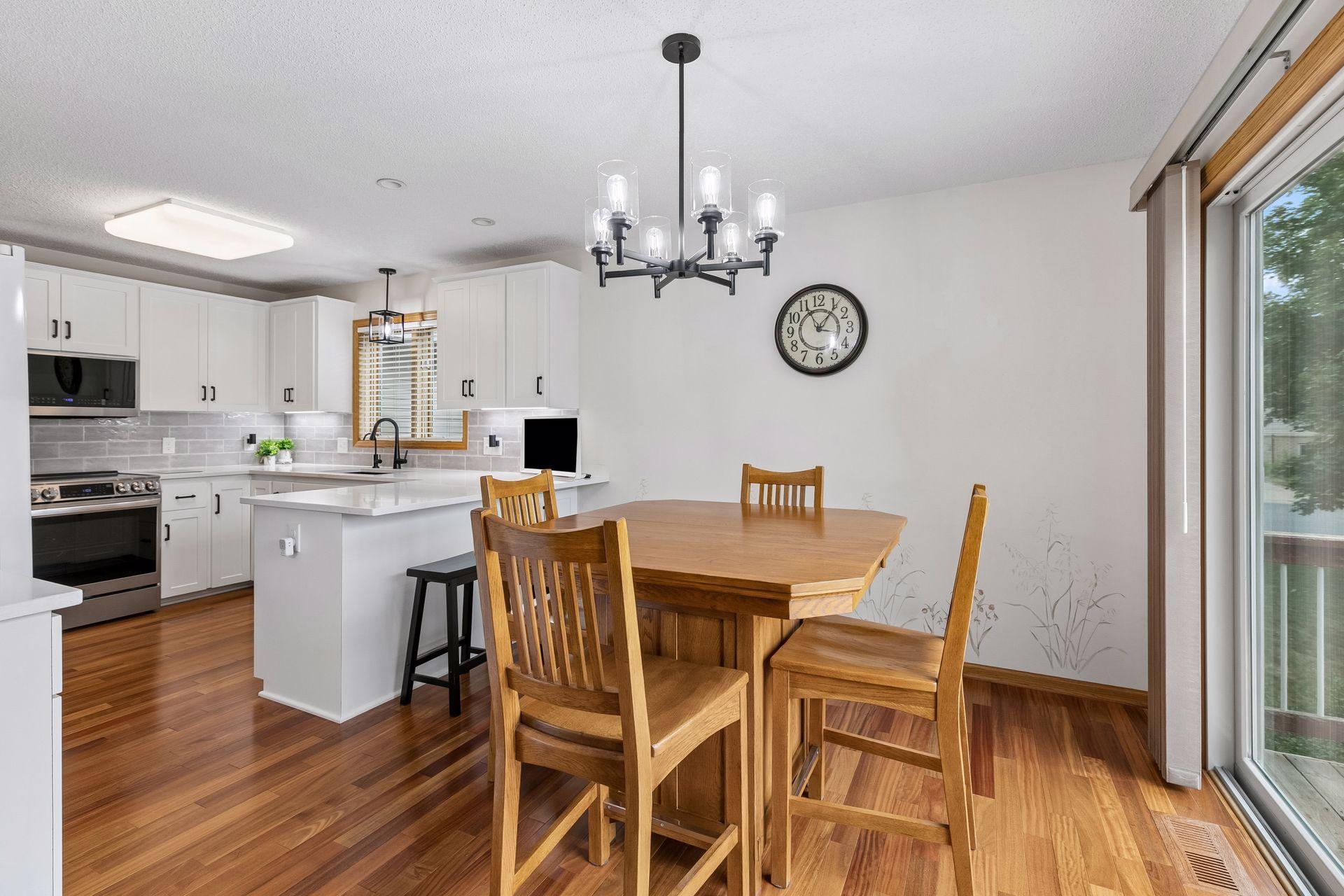 18832 Exclusive Path Property Photo 10