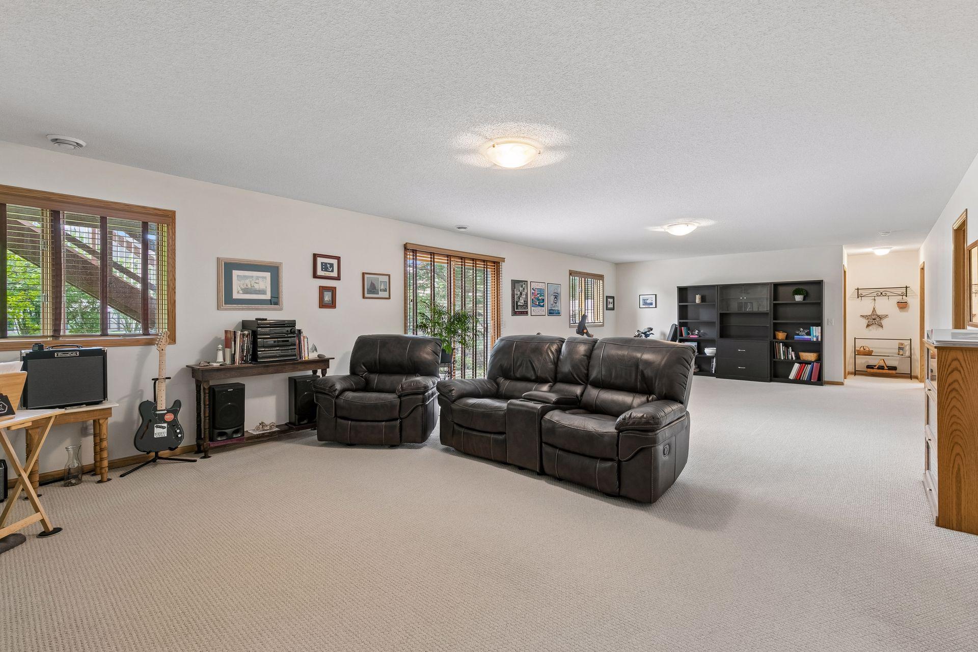 18832 Exclusive Path Property Photo 17