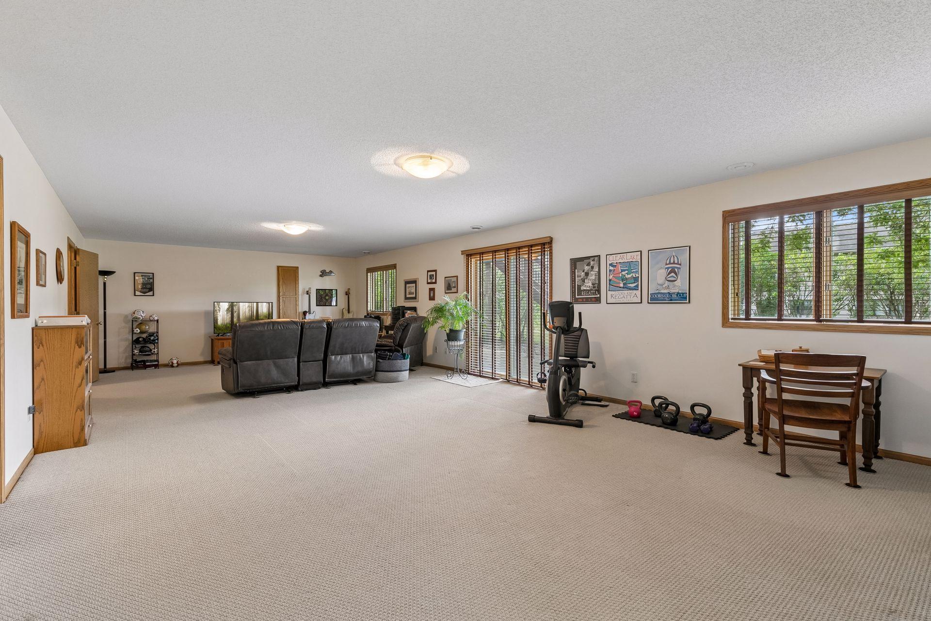 18832 Exclusive Path Property Photo 18
