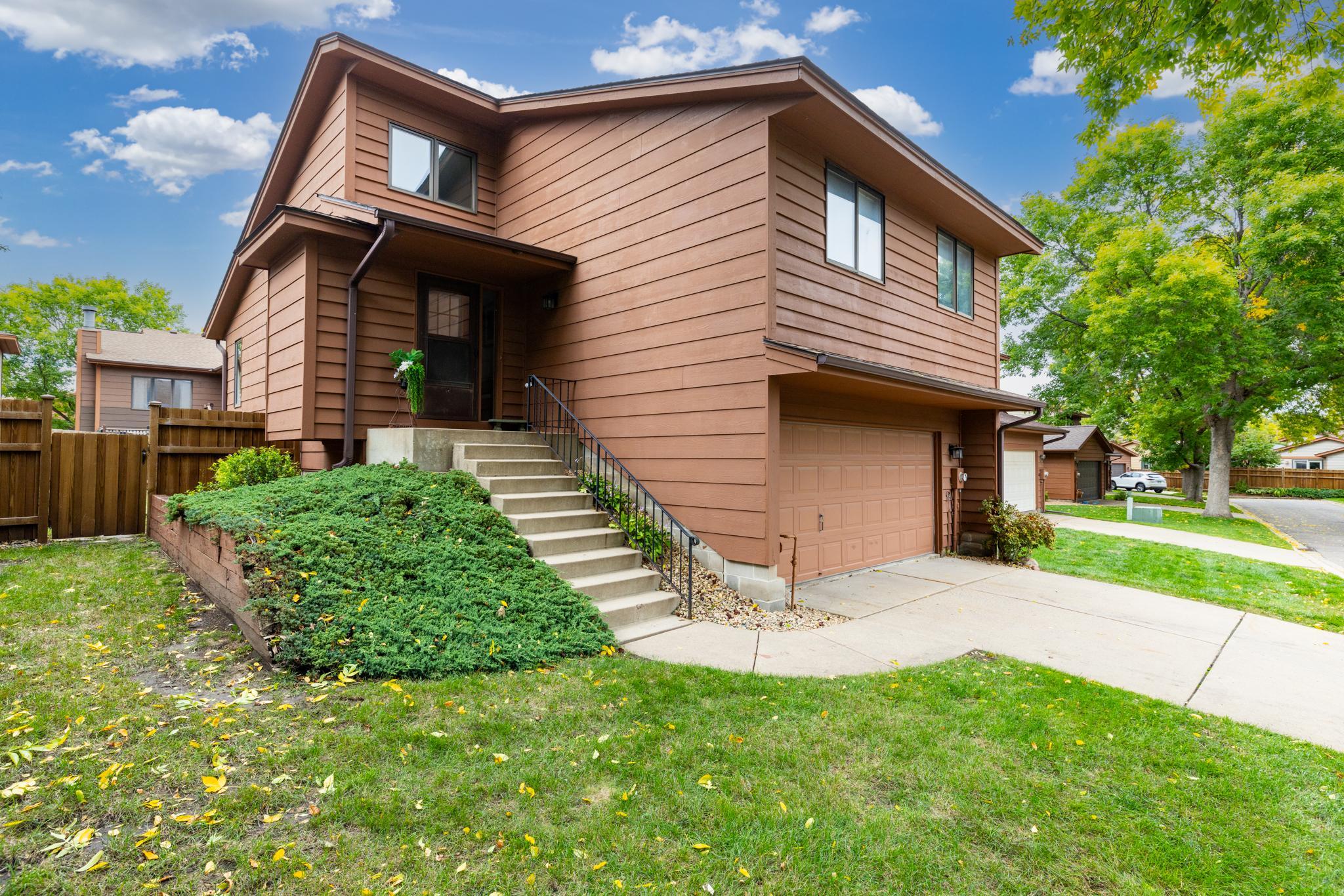 5361 Emerald Way Property Photo 2