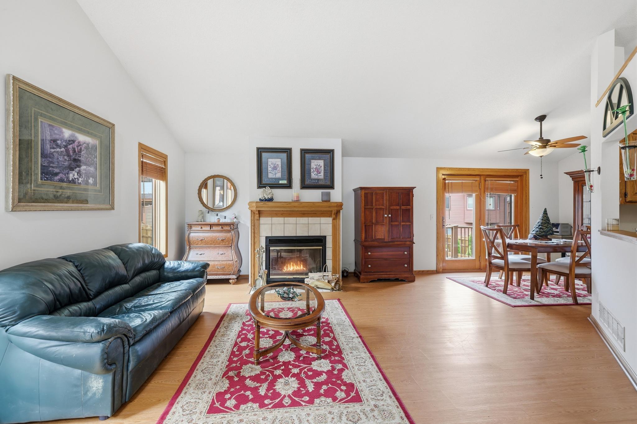 5361 Emerald Way Property Photo 4