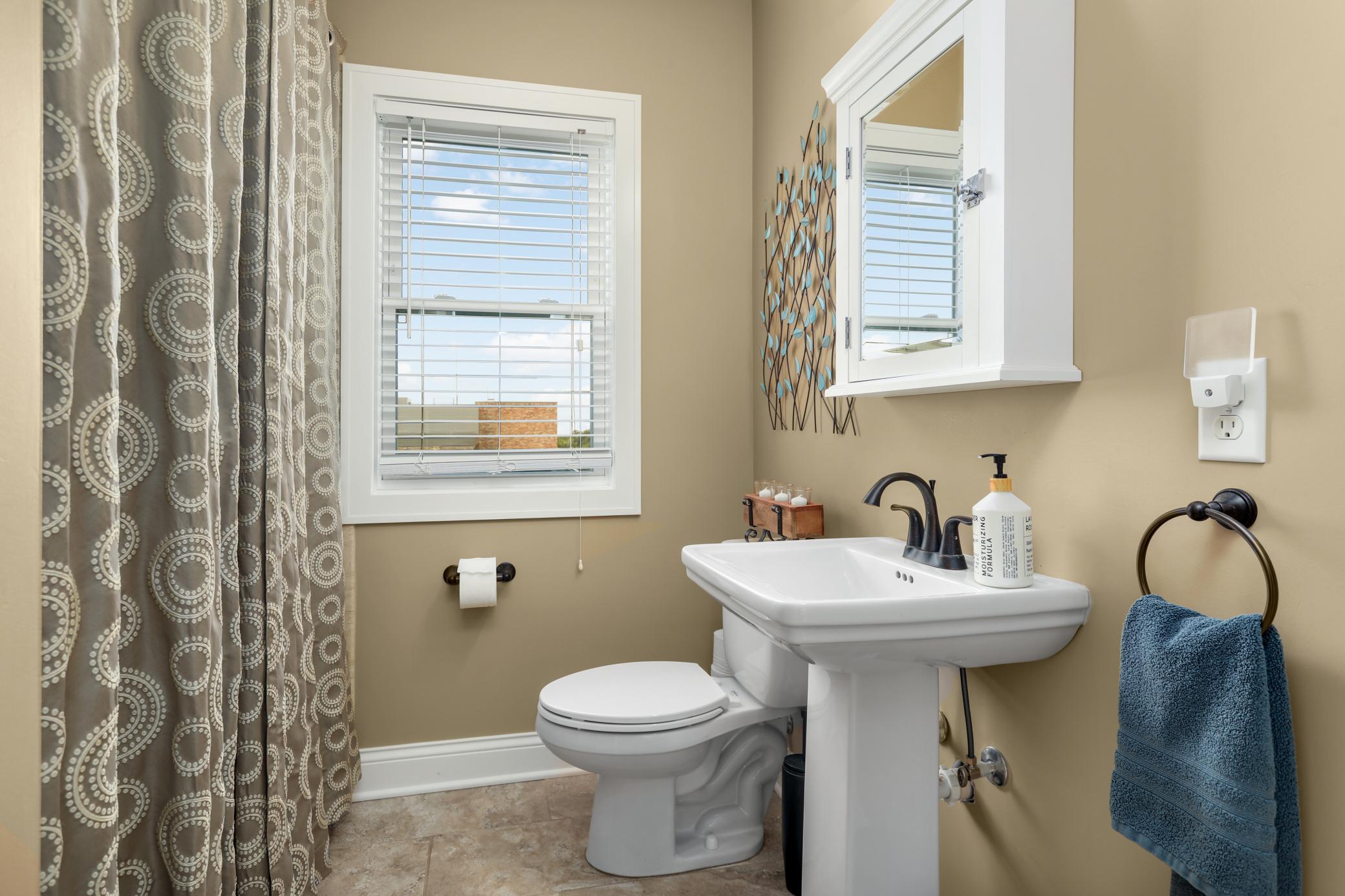 1636 Saunders Avenue Property Photo 17
