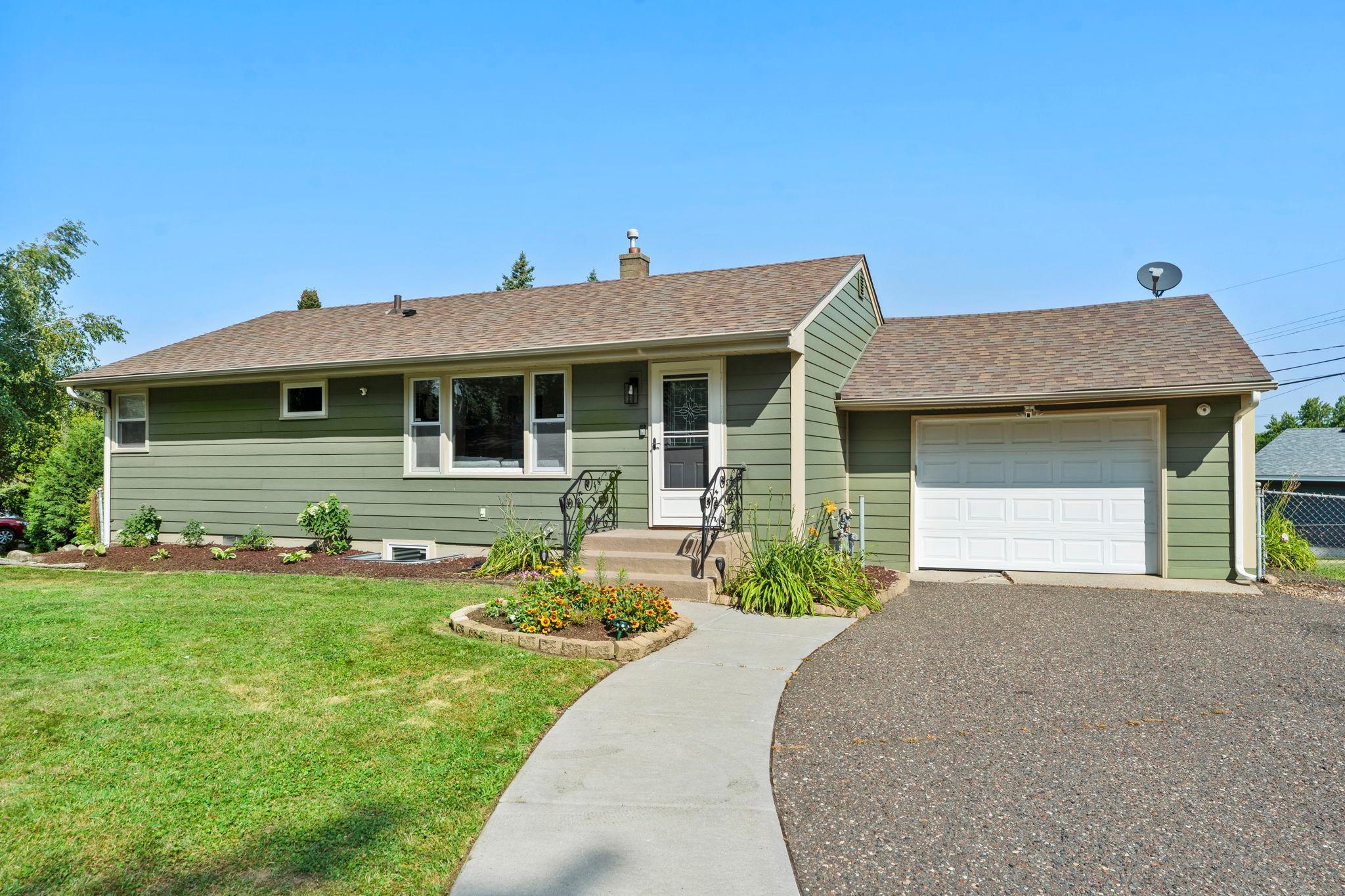 2435 Jansen Avenue Property Photo 1