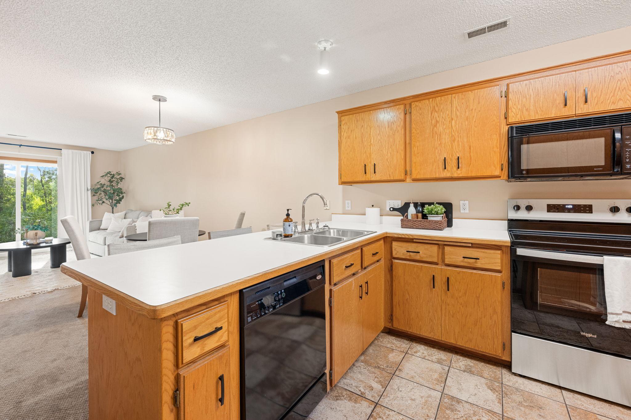 1264 Island Drive Property Photo 5