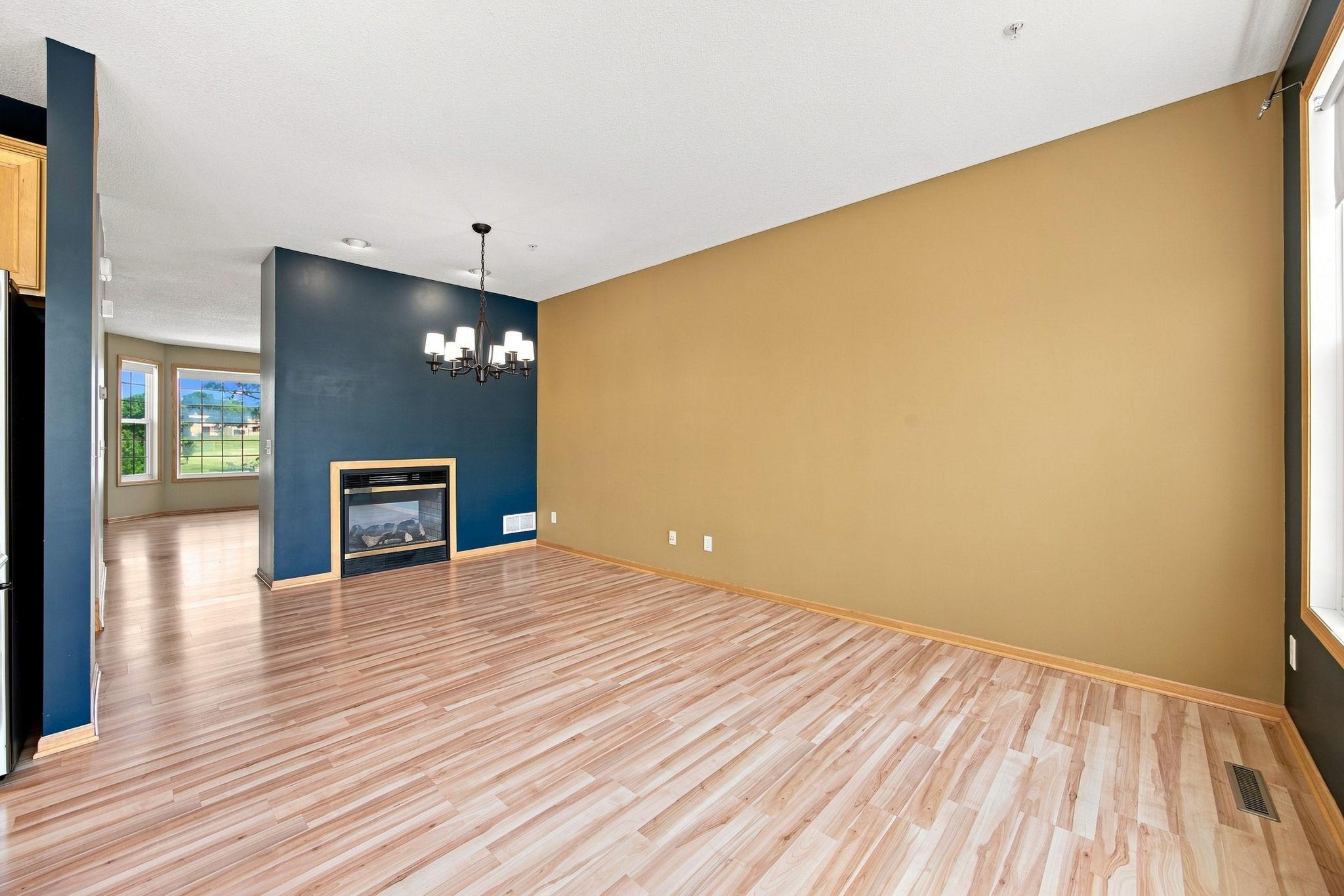 560 Huset Parkway Ne Property Photo 11