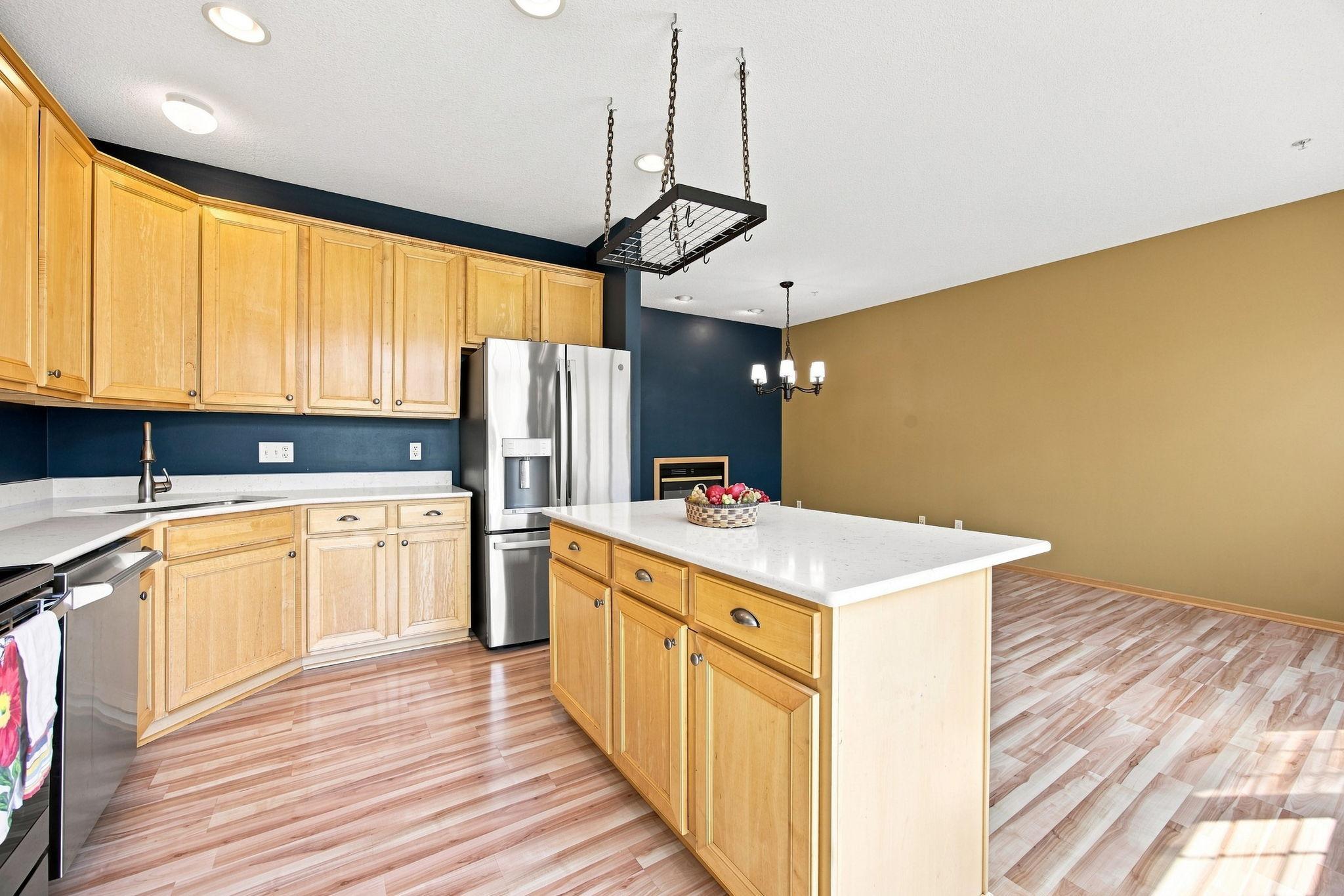 560 Huset Parkway Ne Property Photo 18