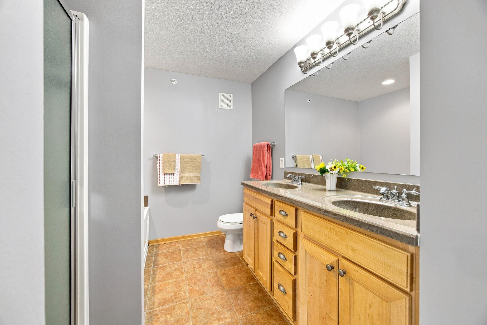 560 Huset Parkway Ne Property Photo 23