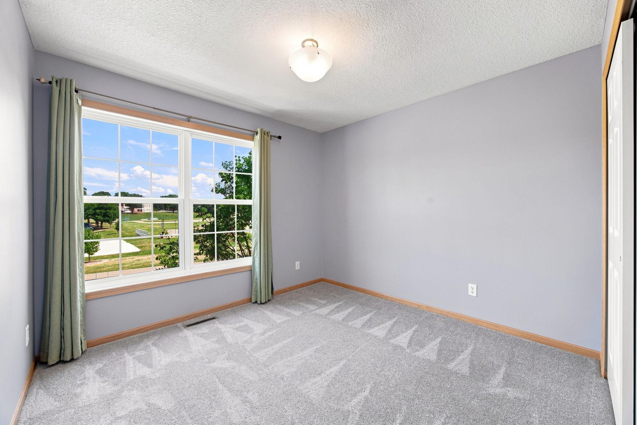 560 Huset Parkway Ne Property Photo 25