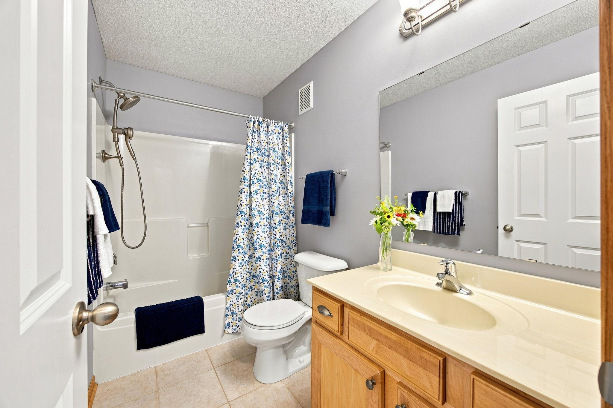 560 Huset Parkway Ne Property Photo 26