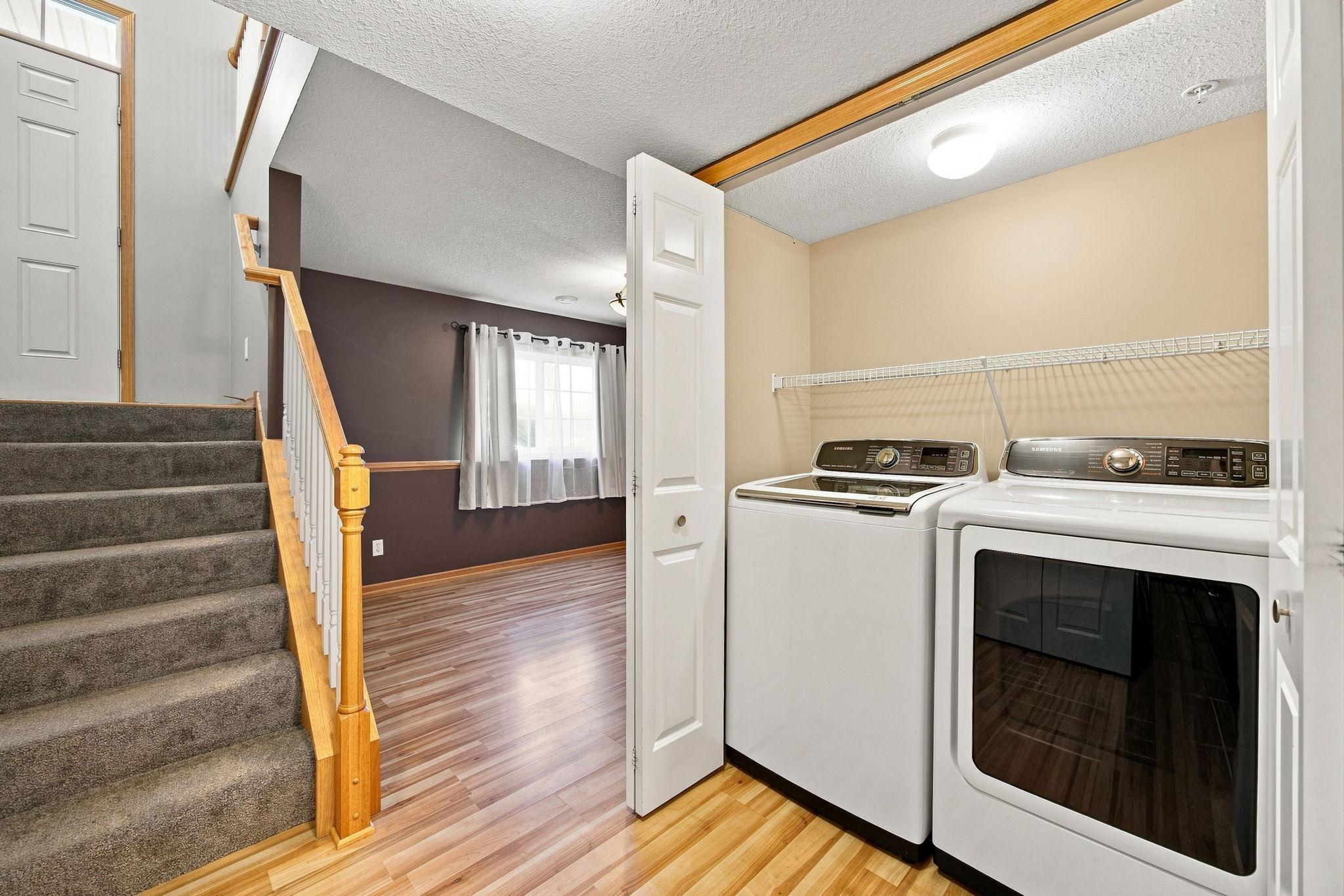 560 Huset Parkway Ne Property Photo 31
