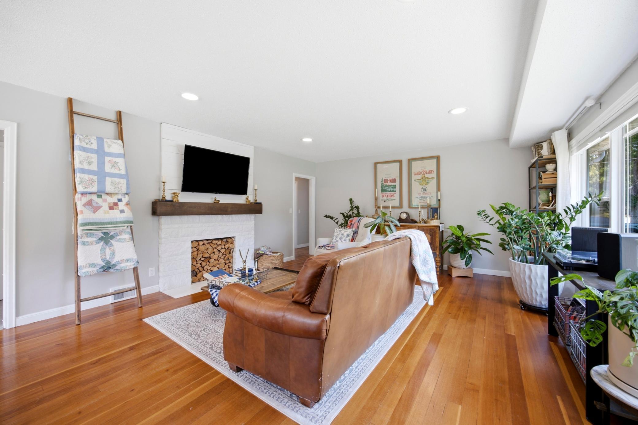 1403 3rd Street S Property Photo 6