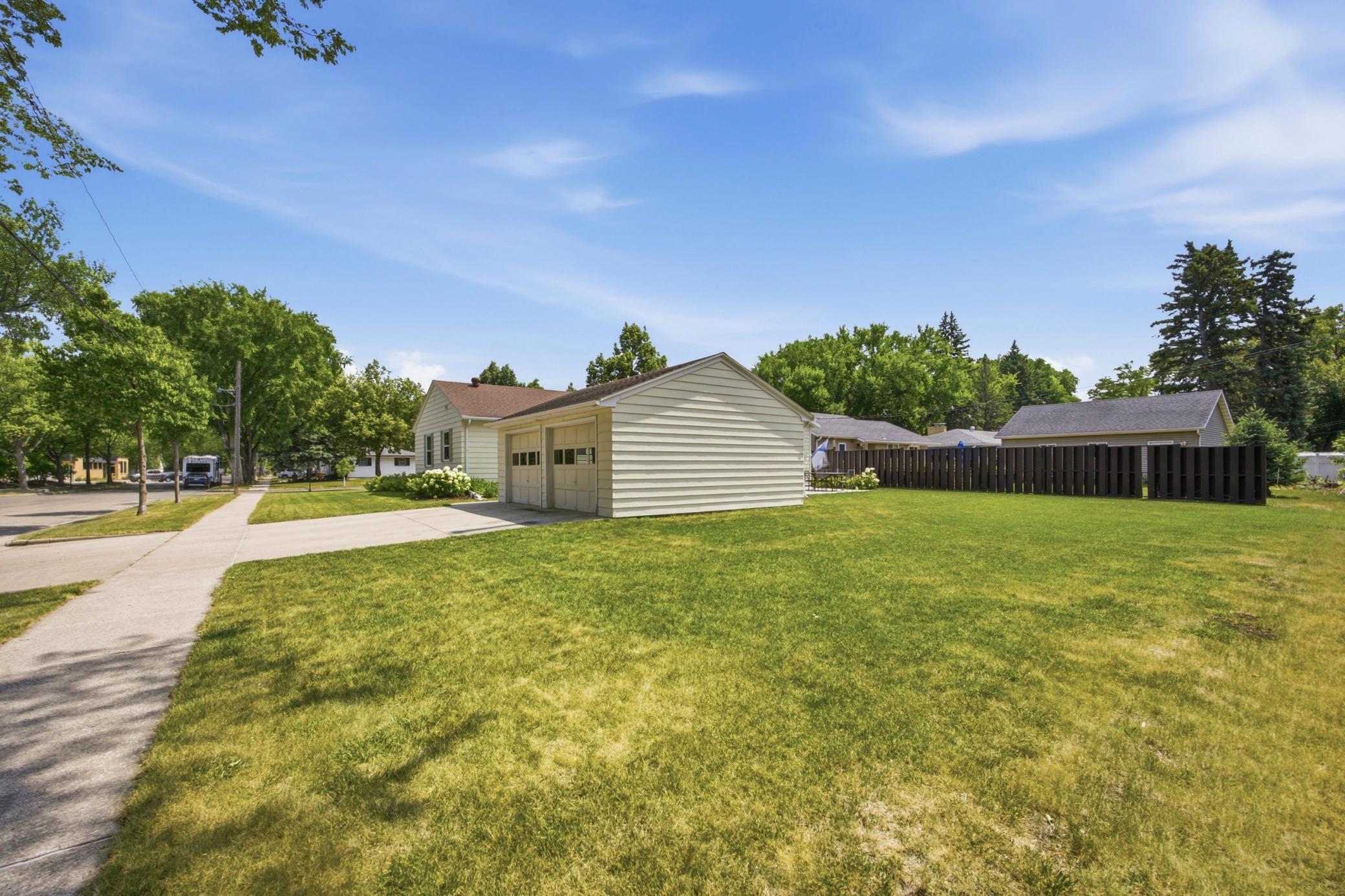 1403 3rd Street S Property Photo 37