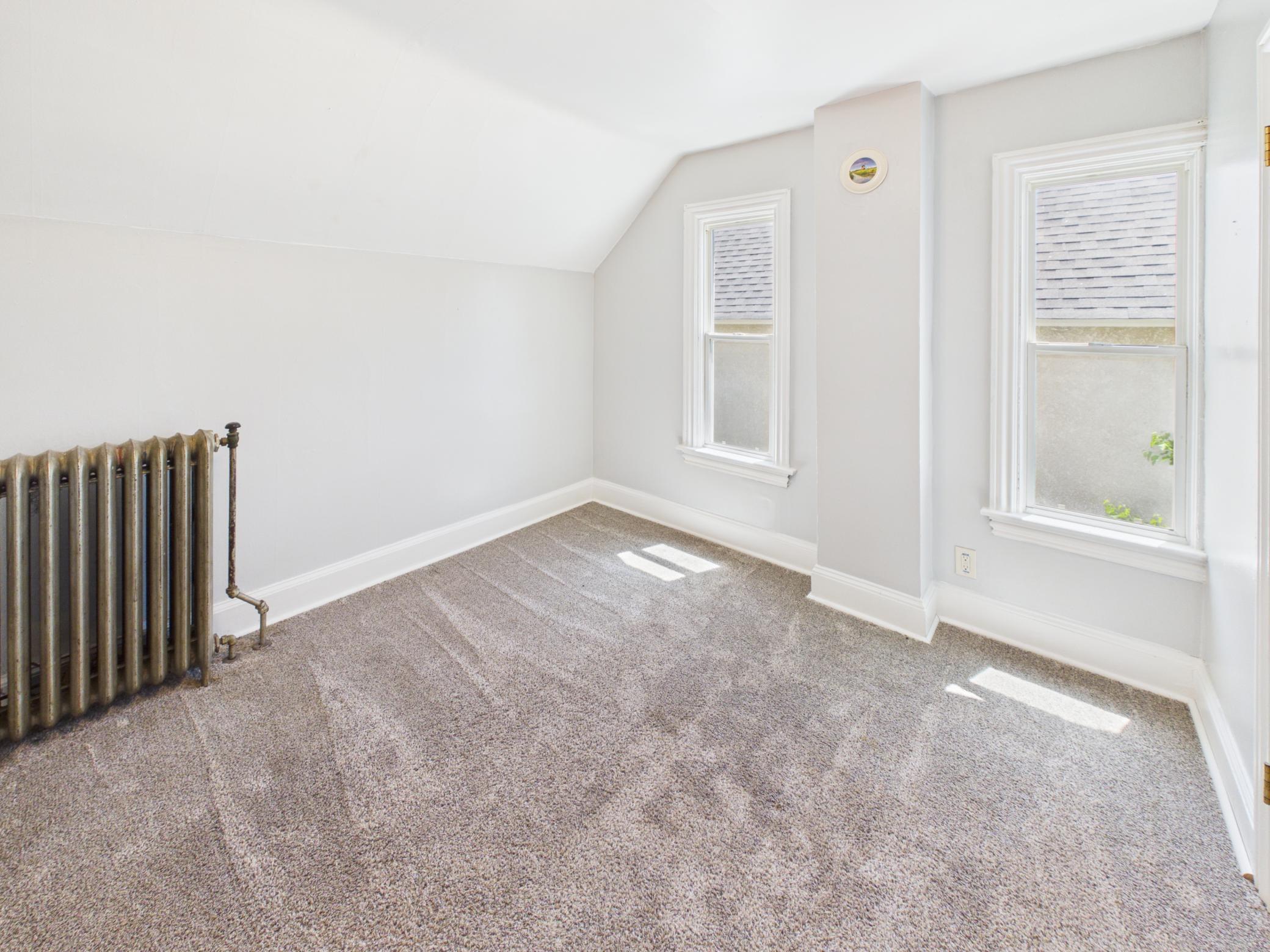 407 Cooper Avenue N Property Photo 10