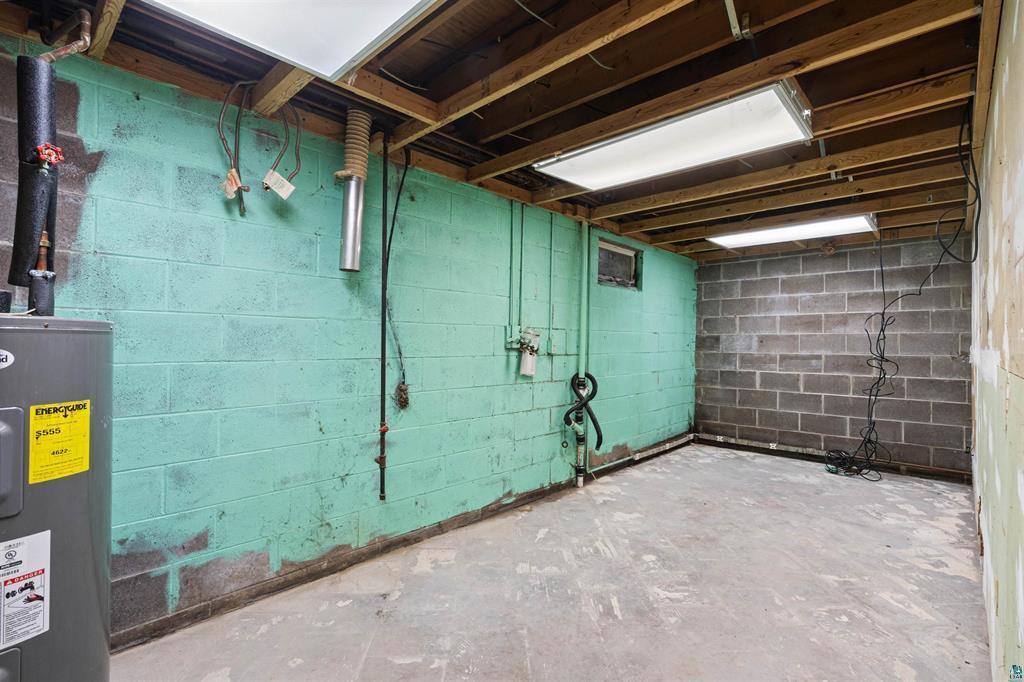 6930 Highway 2 Property Photo 12