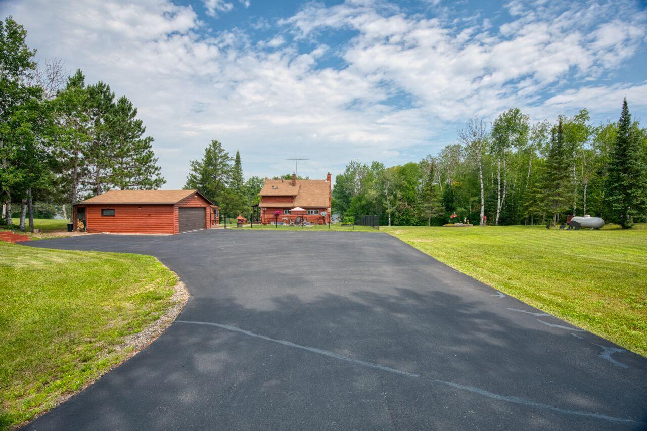 16250 Maple Knoll Drive Property Photo 4