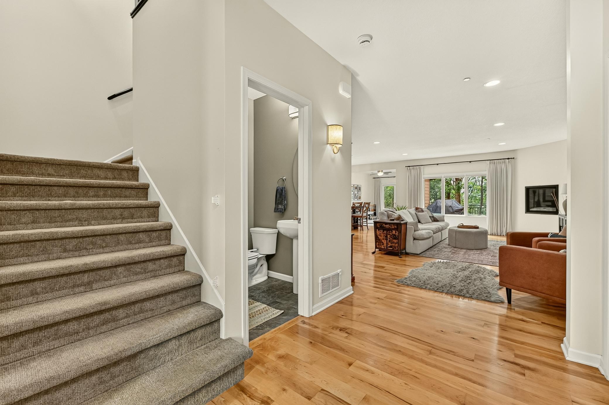558 Panorama Circle Nw Property Photo 3
