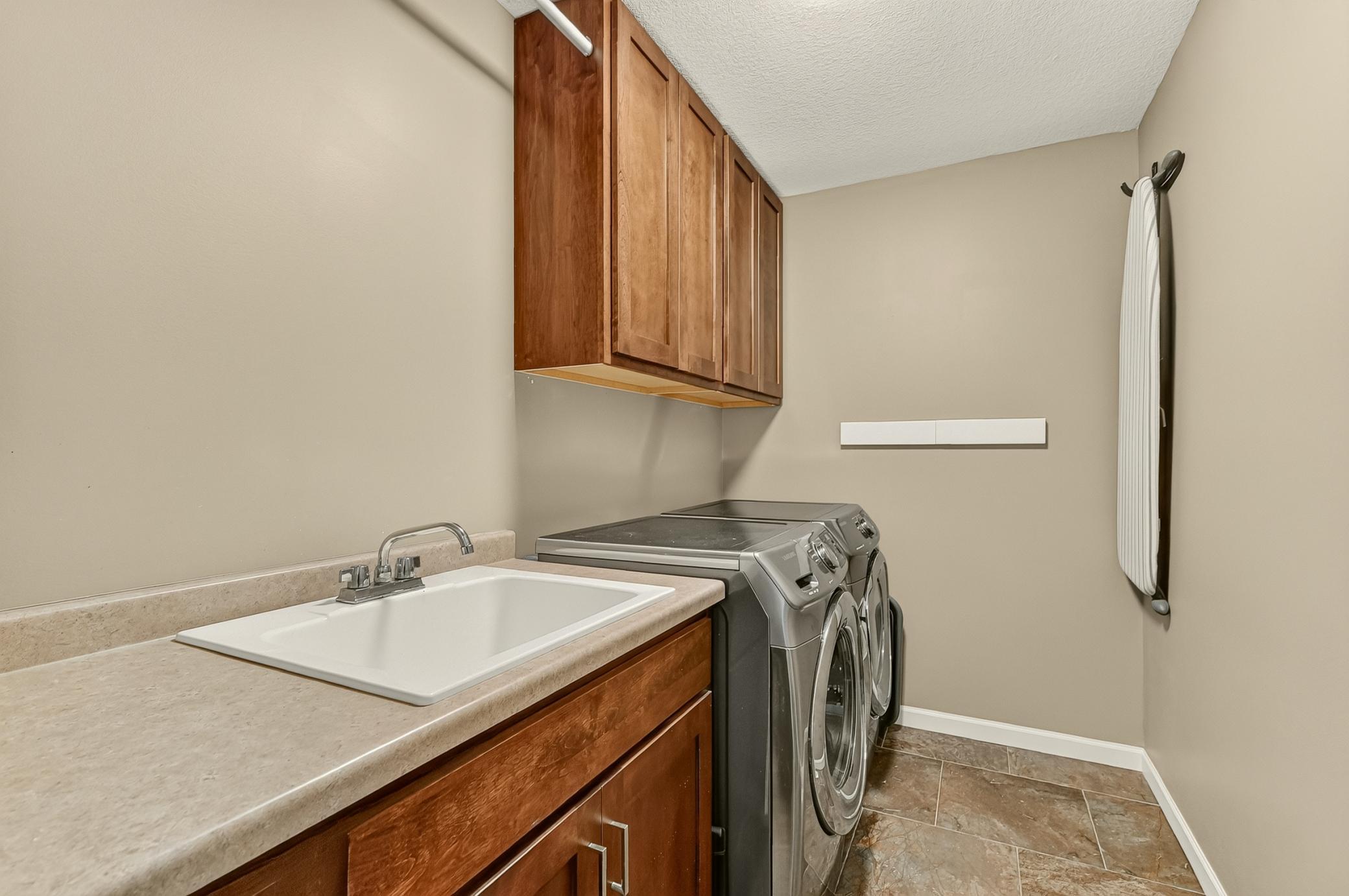 558 Panorama Circle Nw Property Photo 25