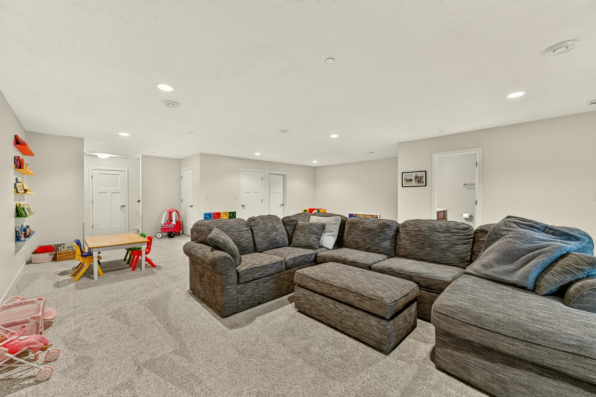558 Panorama Circle Nw Property Photo 31