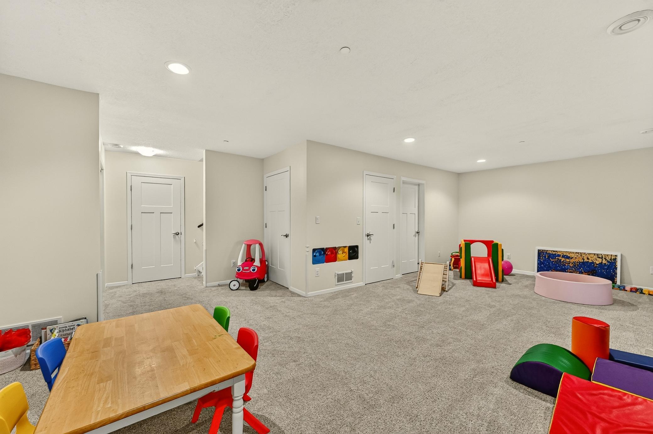 558 Panorama Circle Nw Property Photo 35