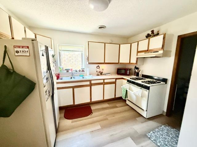 202 N Cass Avenue Property Photo 9