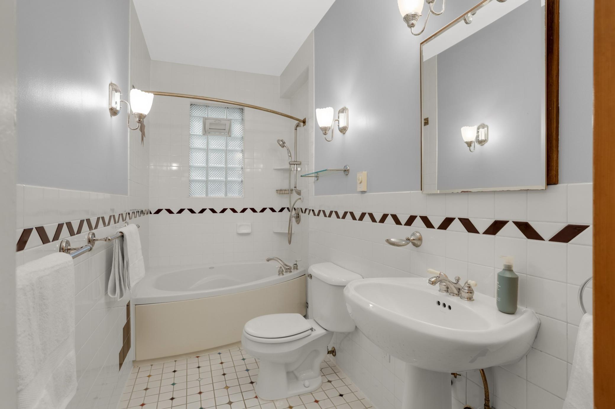993 Fairmount Avenue Property Photo 27