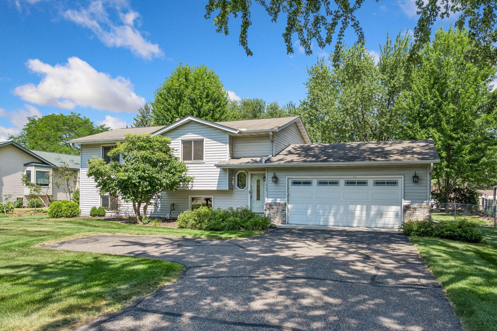 11824 W River Road Property Photo 1