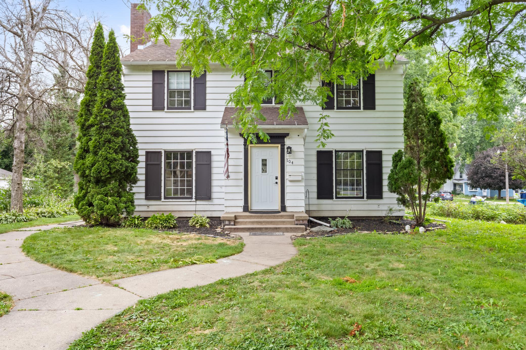 104 Spring Street Property Photo 1