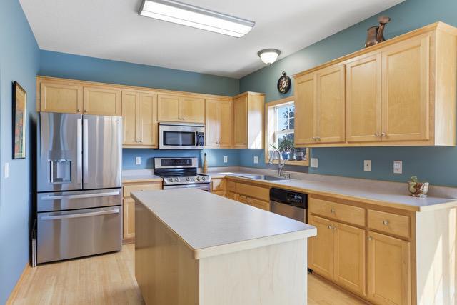 1615 Rolling Hills Lane Property Photo 8