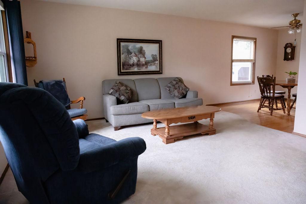 9526 Quaker Lane N Property Photo 3
