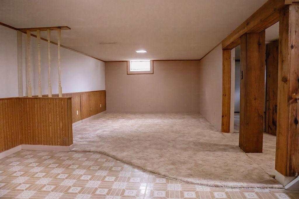 9526 Quaker Lane N Property Photo 13