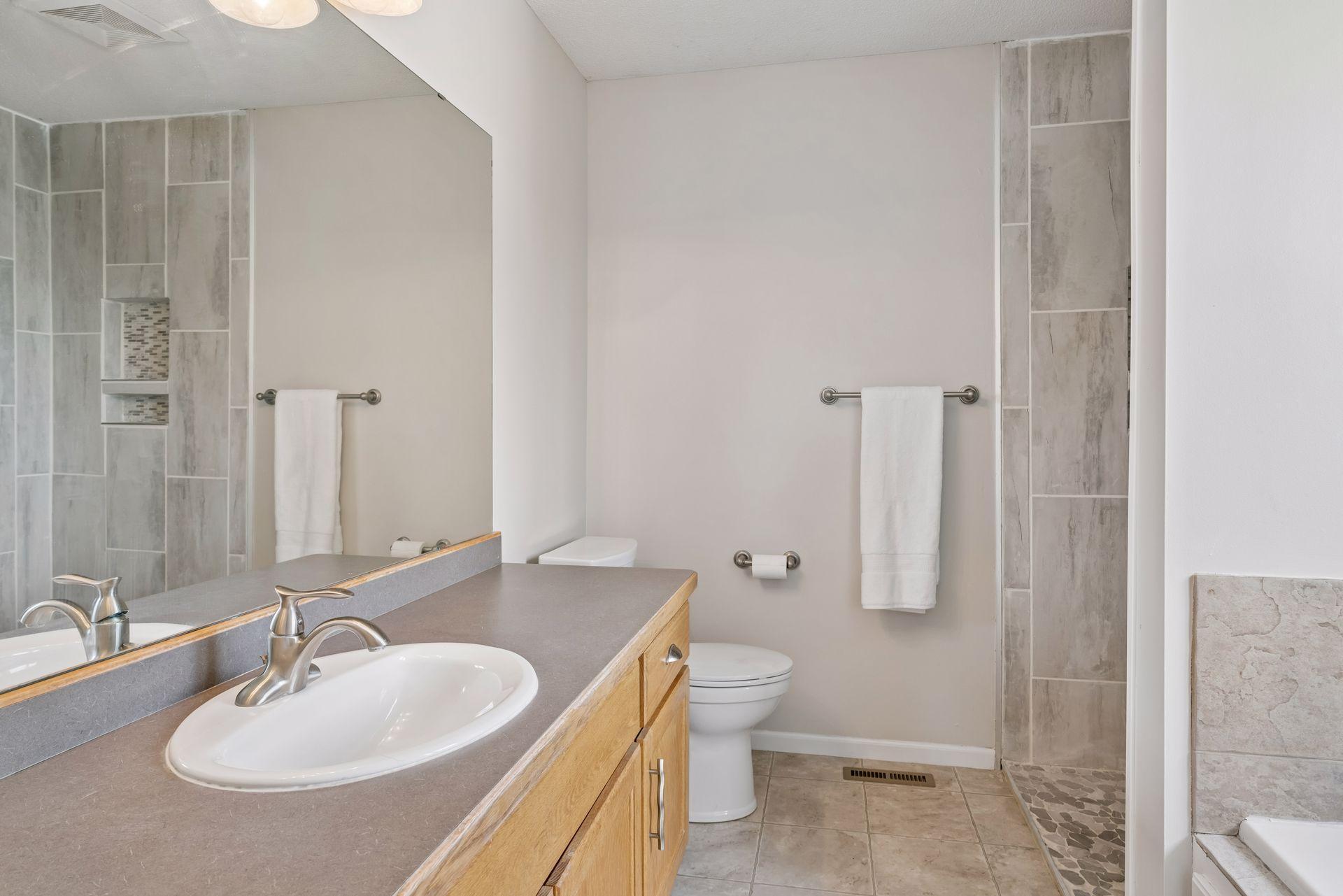 5909 92nd Avenue N Property Photo 15