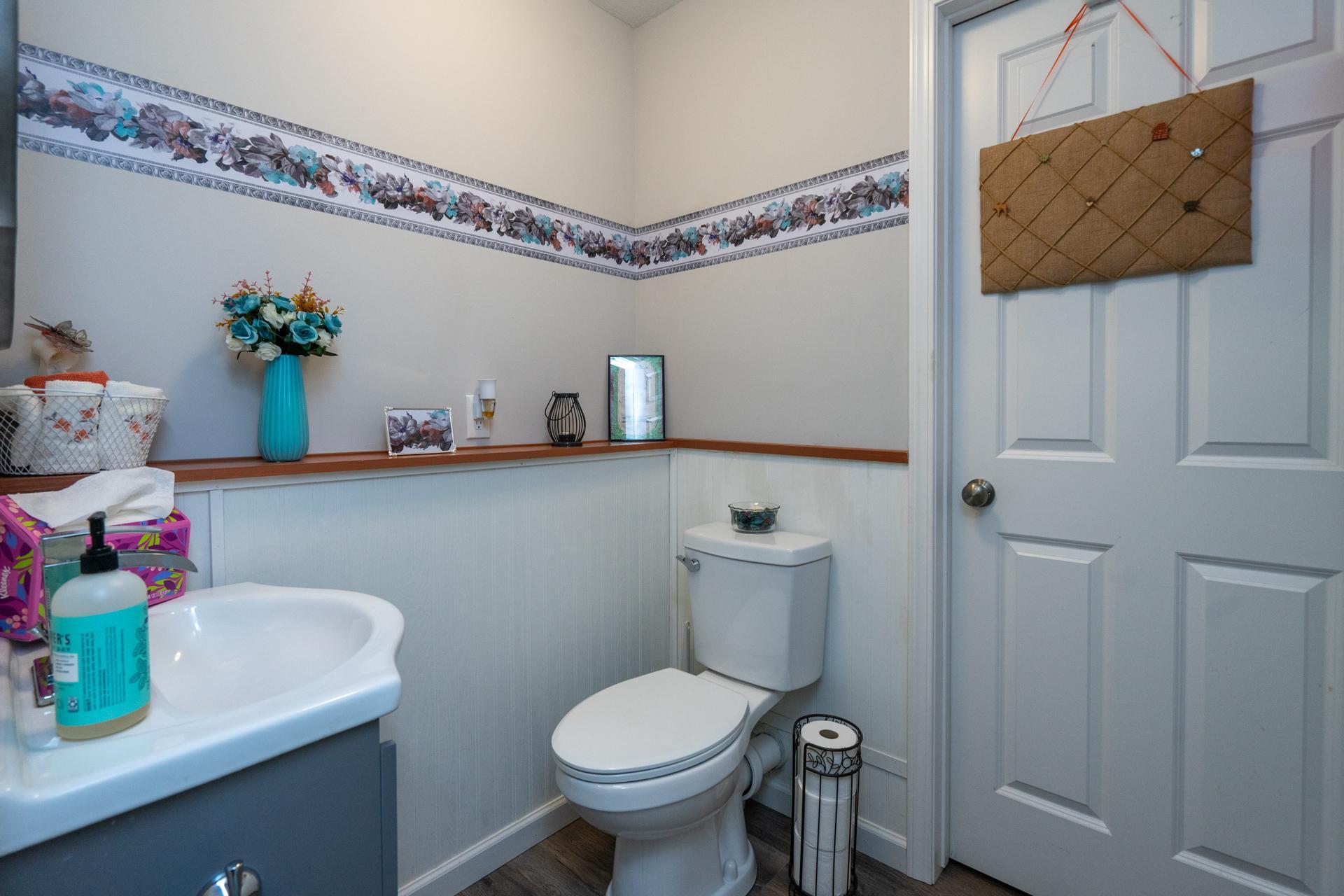 842 Holton Avenue Property Photo 22