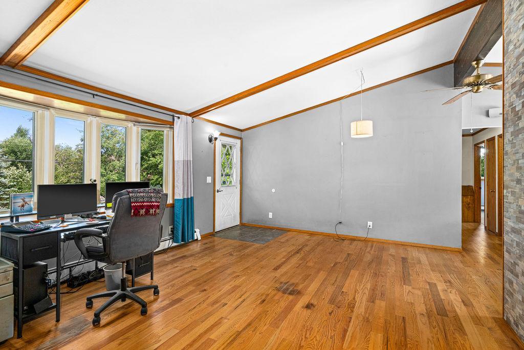 6086 Seville Road Property Photo 7