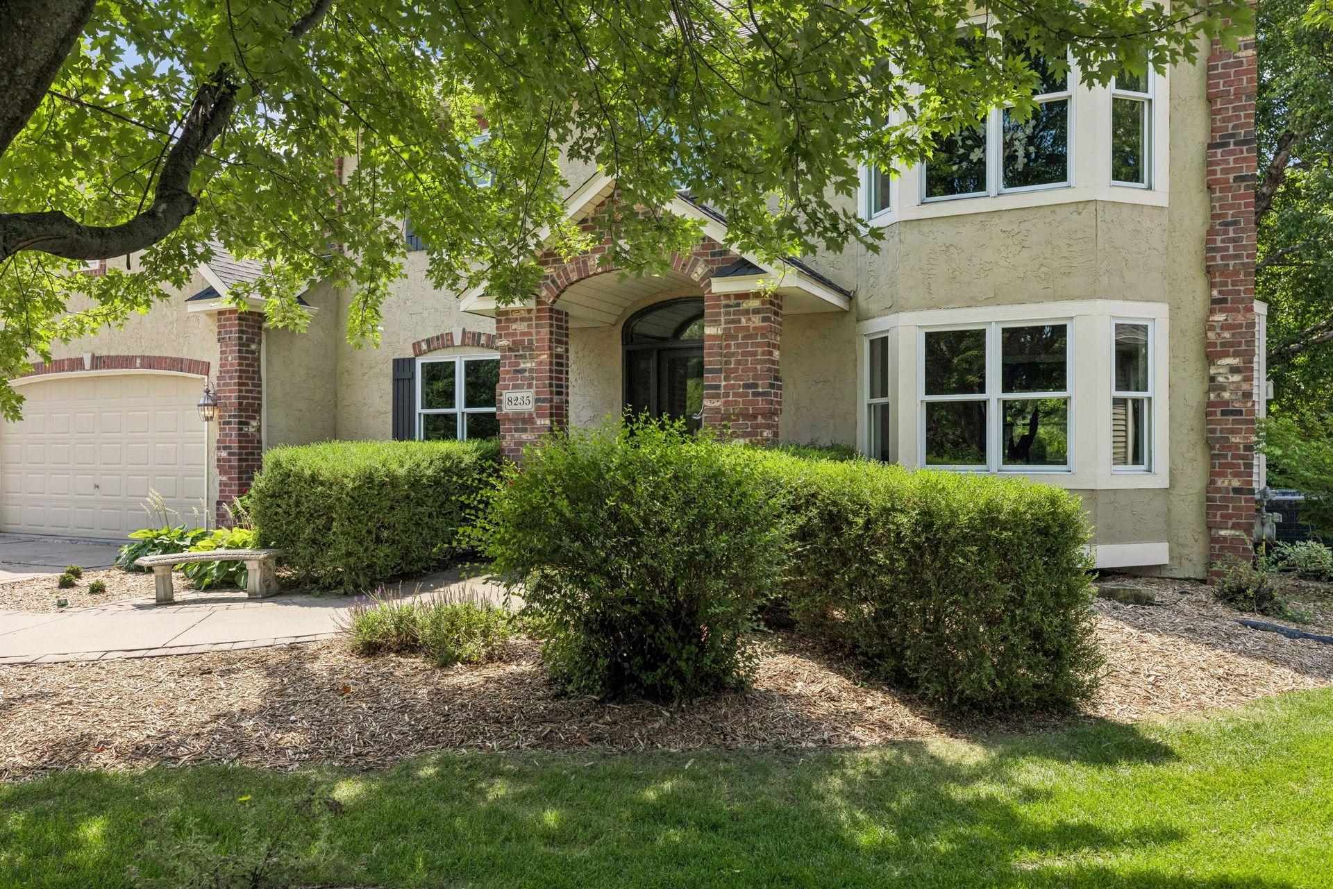 8235 Enclave Cove Property Photo 2
