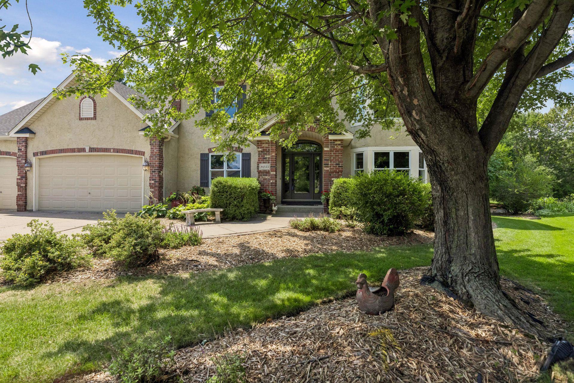 8235 Enclave Cove Property Photo 3