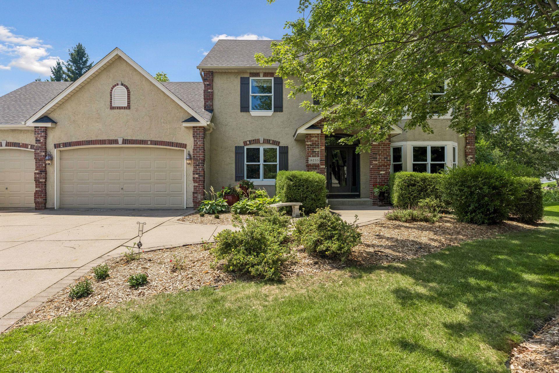 8235 Enclave Cove Property Photo 4