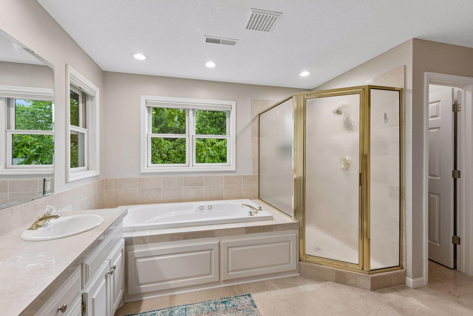 8235 Enclave Cove Property Photo 41