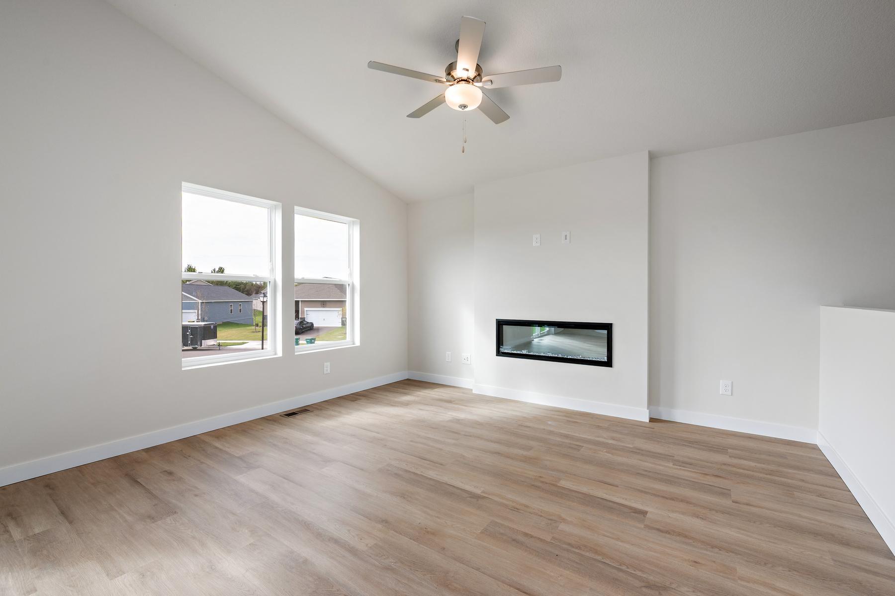 607 Redwood Loop N Property Photo 11
