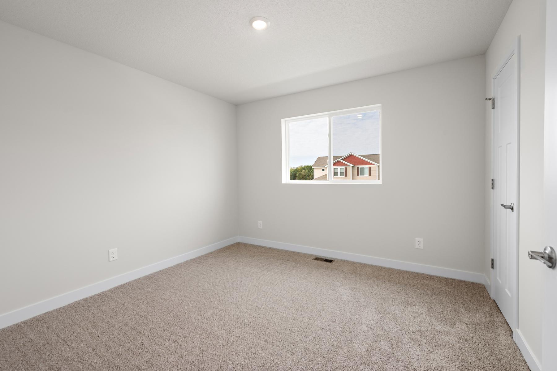 607 Redwood Loop N Property Photo 12