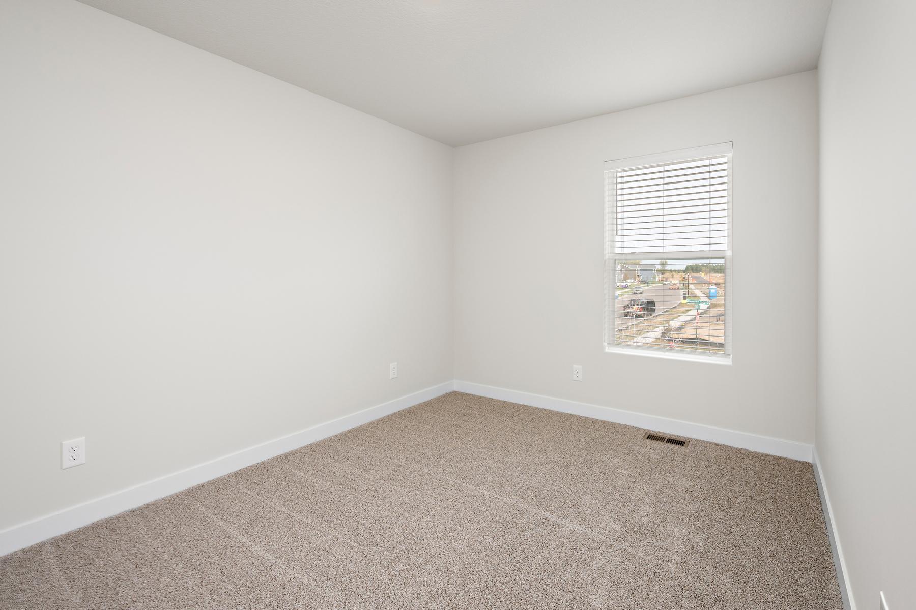 607 Redwood Loop N Property Photo 14