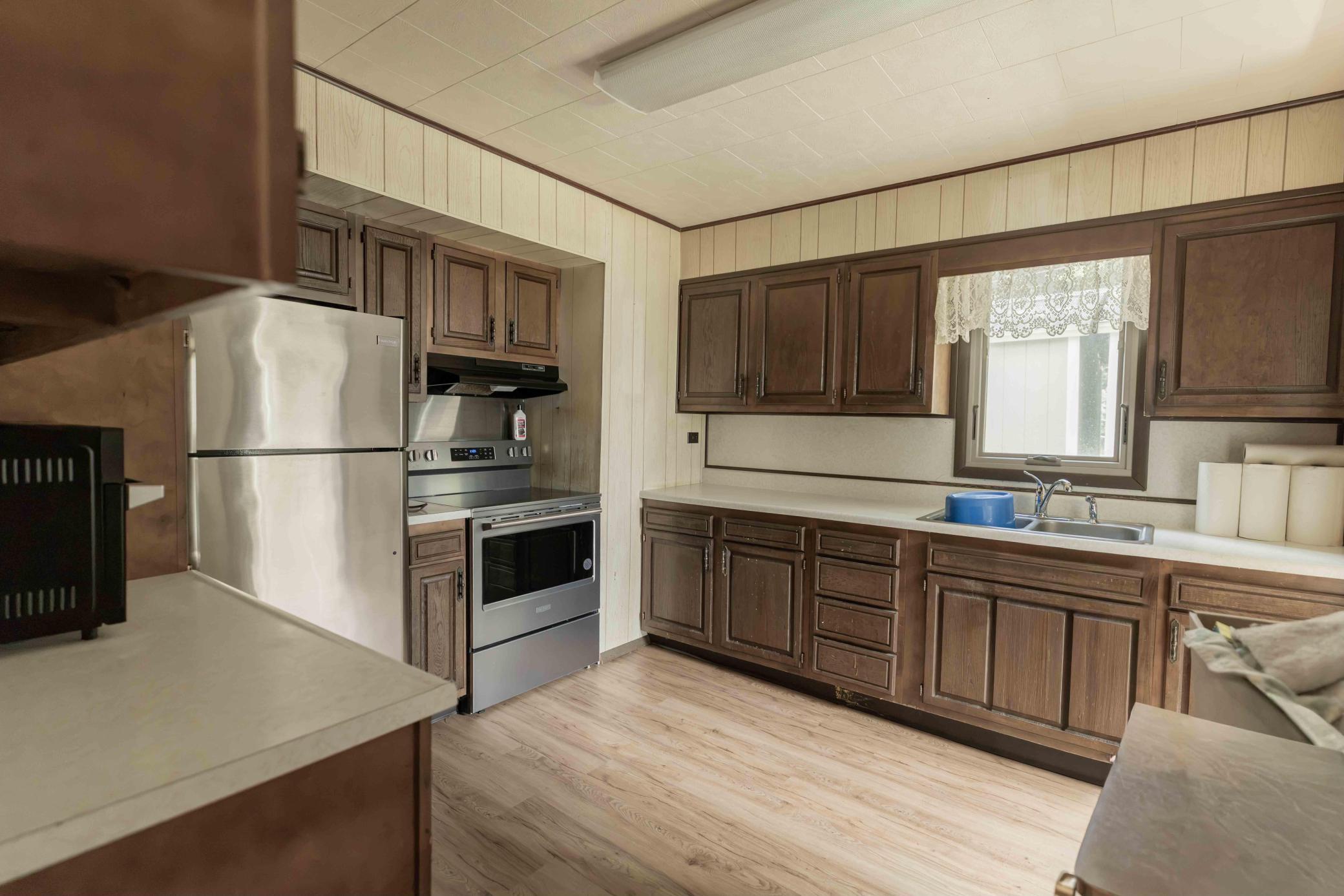 118 E Spring Street Property Photo 4